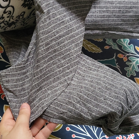 Essue Top - Picture 9 of 9